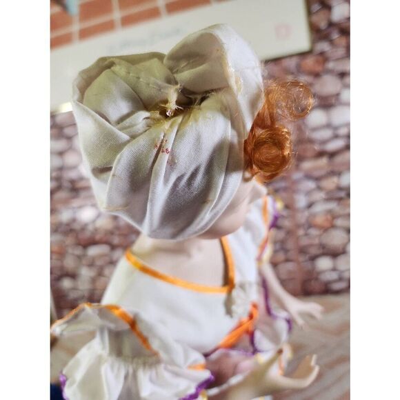 Hamilton Collection I love Lucy Lucille Ball Carmen Miranda Porcelain Doll - Picture 6 of 9